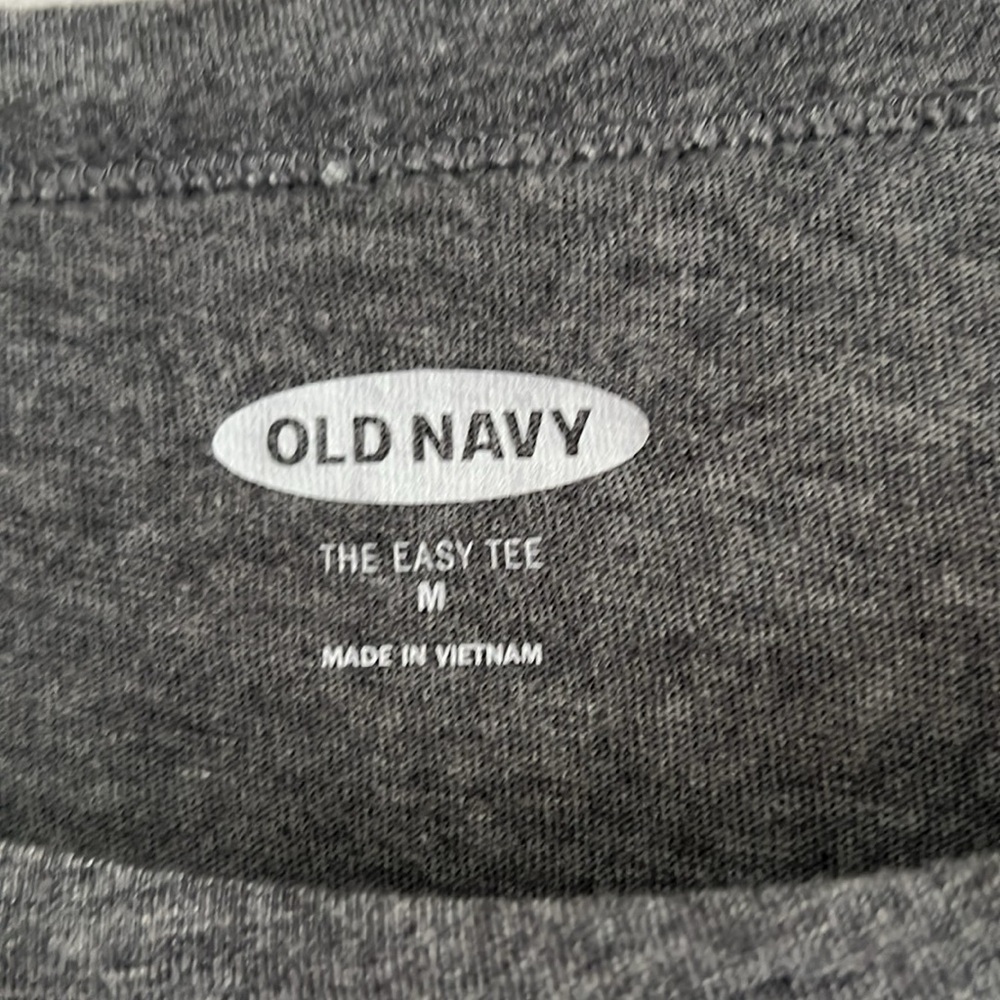 NWT Loose-Fit Santa Believe Graphic  Easy Tee | Old Navy size Medium Gray - Picture 3 of 4
